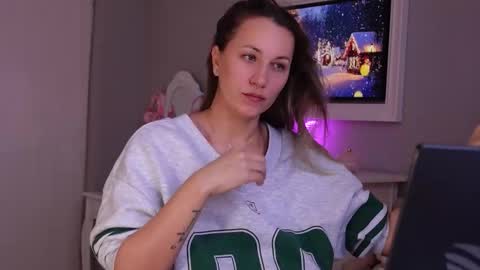 Snapshot of susanjewel chatting on 12/04/25, 07:39 SusanJewel online show from 12/04/25, 07:39