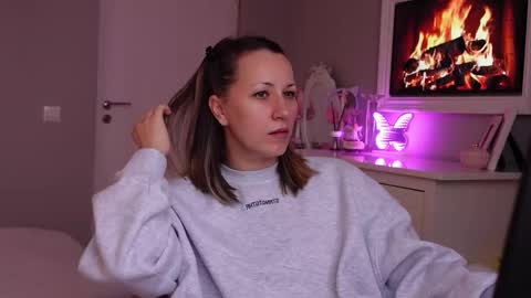 Snapshot of susanjewel chatting on 02/17/26, 10:34 SusanJewel online show from 02/17/26, 10:34