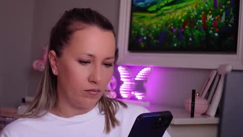 Snapshot of susanjewel chatting on 03/06/26, 07:27 SusanJewel online show from 03/06/26, 07:27