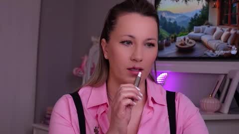 Snapshot of susanjewel chatting on 03/19/26, 07:56 SusanJewel online show from 03/19/26, 07:56