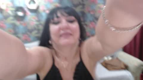 SusanLaNice online show from 10/04/25, 10:02