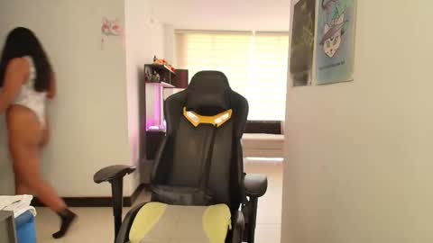 Susan Rhodes online show from 09/25/25, 03:49