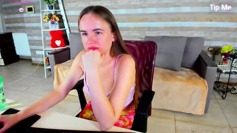 susansmitt online show from 09/16/25, 07:04