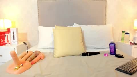 susanthomass online show from 02/13/26, 08:05