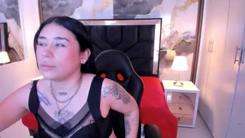 susanvilla online show from 11/17/25, 06:03