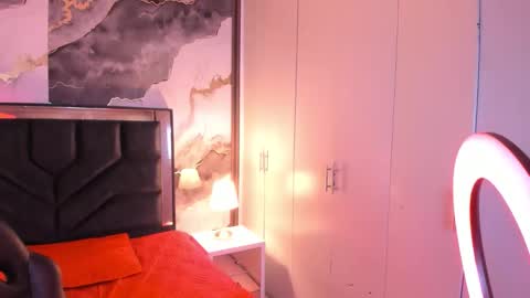 susanvilla online show from 11/21/25, 09:02