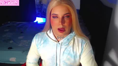 Snapshot of susej_exotic69 chatting on 10/05/25, 09:45 ale online show from 10/05/25, 09:45