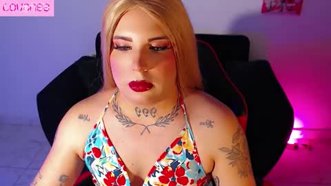 Snapshot of susej_exotic69 chatting on 02/21/26, 12:22 ale online show from 02/21/26, 12:22