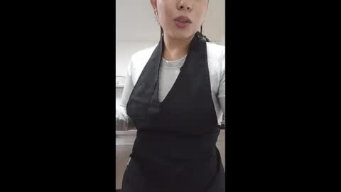 Snapshot of susiesunny chatting on 12/23/25, 10:13 susana online show from 12/23/25, 10:13