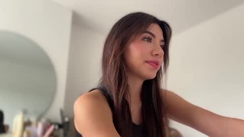 Snapshot of sussanf_ chatting on 09/20/25, 08:32 Susy online show from 09/20/25, 08:32