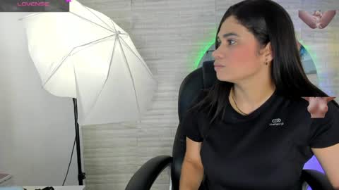 Snapshot of sussy__stone chatting on 03/20/26, 12:10 online show from 03/20/26, 12:10