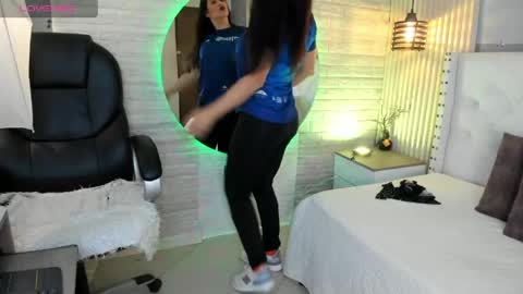 Snapshot of sussy__stone chatting on 04/23/26, 12:29 online show from 04/23/26, 12:29