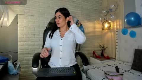 Snapshot of sussy__stone chatting on 06/07/26, 11:47 online show from 06/07/26, 11:47