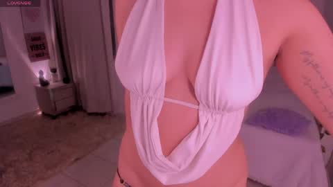Snapshot of sussy_bell_ chatting on 05/08/26, 12:16 sussy_bell_ online show from 05/08/26, 12:16