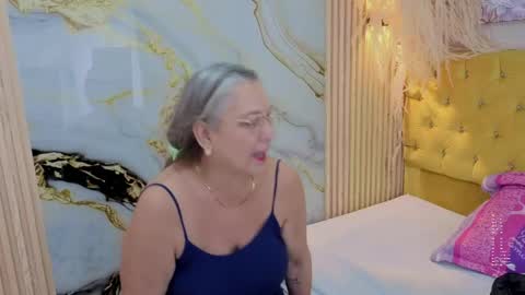 Snapshot of sussy_perez_ chatting on 05/18/26, 04:18 Sussy online show from 05/18/26, 04:18