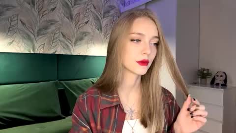 Jessica online show from 10/24/25, 04:14