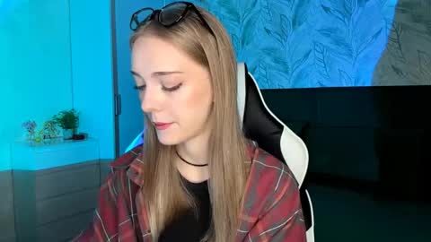 Jessica online show from 11/10/25, 05:34