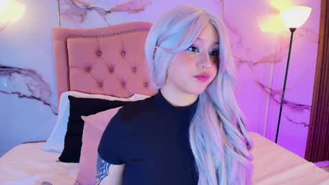 suxan_white online show from 05/25/26, 08:48