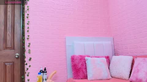 suzan_30 online show from 04/30/26, 08:37