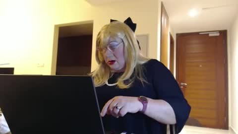My name is Sissy or more fully Suzanna Aprilia Maria Mariquita Catarina Chinita Banci. Soy una puta - que chimba ladybug online show from 05/08/26, 04:23