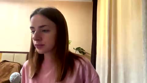 Snapshot of suzannetigerino chatting on 07/11/26, 07:44 Emila online show from 07/11/26, 07:44