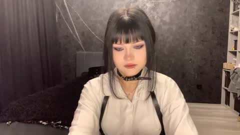 EmilySuonn online show from 05/04/26, 05:25