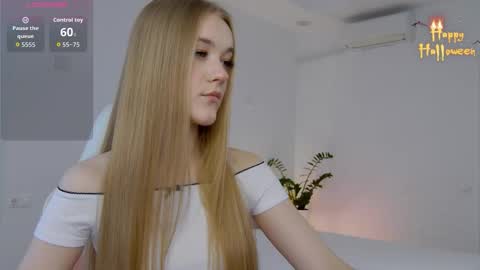 Suzi online show from 10/16/25, 01:12