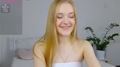 Suzi online show from 11/19/25, 02:39