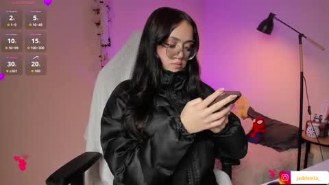 Snapshot of suzumi_ chatting on 03/24/26, 05:23 Jadde online show from 03/24/26, 05:23
