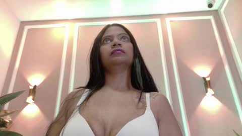 Snapshot of suzyfox chatting on 03/15/26, 08:04 Suzy online show from 03/15/26, 08:04