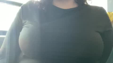 Snapshot of suzyishellawet chatting on 11/24/25, 08:30 Suzy online show from 11/24/25, 08:30