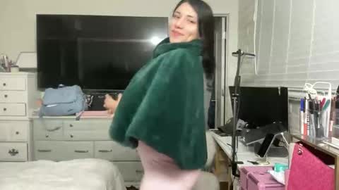 Snapshot of suzyishellawet chatting on 01/09/26, 05:21 Suzy online show from 01/09/26, 05:21