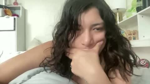 Snapshot of suzyishellawet chatting on 03/17/26, 03:37 Suzy online show from 03/17/26, 03:37