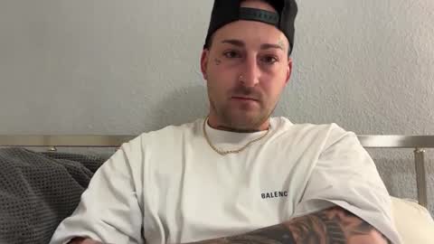 Snapshot of sw0osh chatting on 12/14/25, 11:42 sw0osh online show from 12/14/25, 11:42