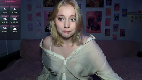 Snapshot of sw_k1ra chatting on 04/06/26, 05:25 Kira online show from 04/06/26, 05:25