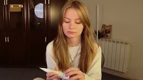 Snapshot of swag_evalution chatting on 10/28/25, 05:11 Eva online show from 10/28/25, 05:11