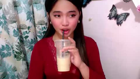 Jasmine online show from 05/04/26, 08:54