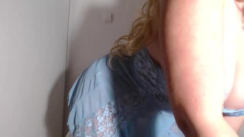 sweat_mia online show from 10/17/25, 11:13