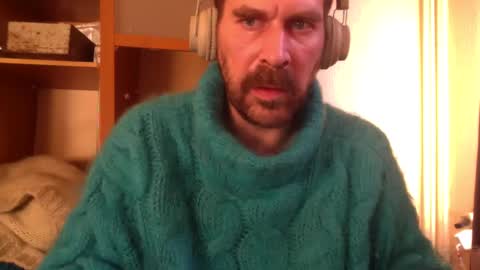 Snapshot of sweaterboy666 chatting on 01/27/25, 10:06 sweaterboy666 online show from 01/27/25, 10:06