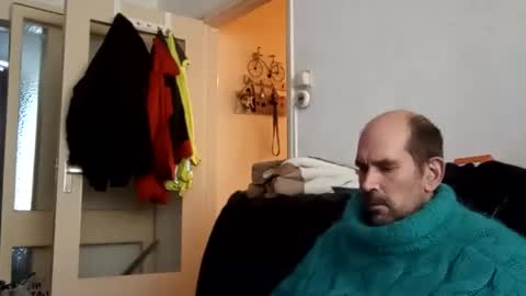 Snapshot of sweaterboy666 chatting on 10/28/25, 11:25 sweaterboy666 online show from 10/28/25, 11:25