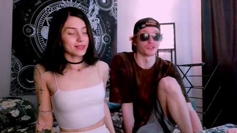 Snapshot of sweathome chatting on 10/24/25, 09:49 sweaties3 online show from 10/24/25, 09:49