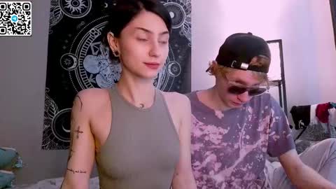 Snapshot of sweathome chatting on 10/27/25, 09:46 sweaties3 online show from 10/27/25, 09:46