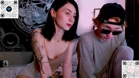 Snapshot of sweathome chatting on 10/30/25, 12:17 sweaties3 online show from 10/30/25, 12:17