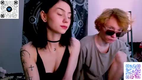 Snapshot of sweathome chatting on 11/22/25, 09:30 sweaties3 online show from 11/22/25, 09:30