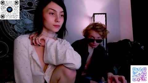 Snapshot of sweathome chatting on 11/27/25, 04:42 sweaties3 online show from 11/27/25, 04:42