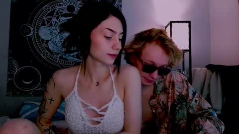 Snapshot of sweathome chatting on 12/03/25, 12:25 sweaties3 online show from 12/03/25, 12:25