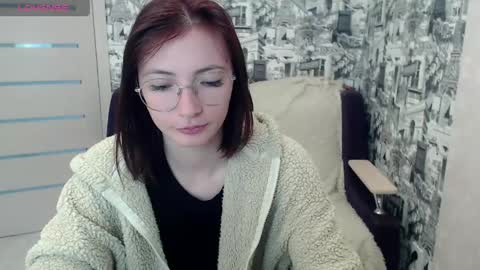 Snapshot of swee2berry chatting on 05/12/26, 03:25 Sexy Blonde online show from 05/12/26, 03:25
