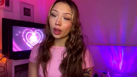 Snapshot of sweeetbabyy22 chatting on 03/21/26, 09:03 Valeria online show from 03/21/26, 09:03