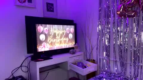 Snapshot of sweeetbabyy22 chatting on 03/28/26, 05:40 Valeria online show from 03/28/26, 05:40