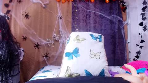 Debora  online show from 10/15/25, 11:54